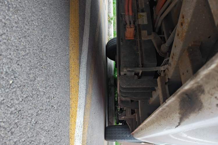 Used Skywell D10  Chassis Front Left