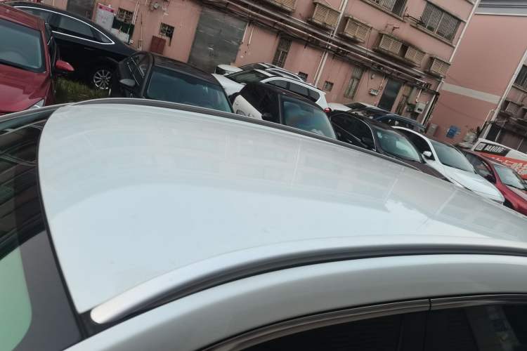 Used Skyworth 2021 520 Travel Edition Roof