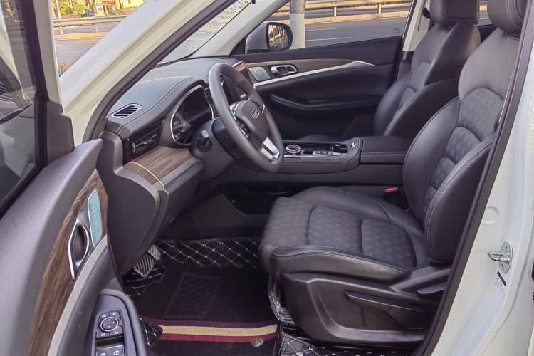 Used Skyworth 2022 410 Travel Edition Interior 1