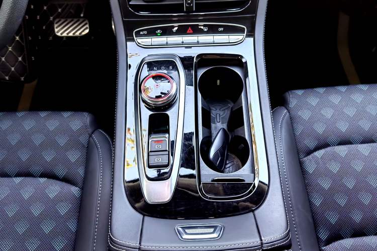 Used Skyworth 2022 410 Travel Edition Interior 7
