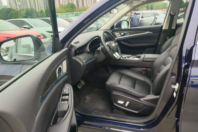 Used Skyworth ET5 2020 PureMind Smart Edition 520 km Driver Seat