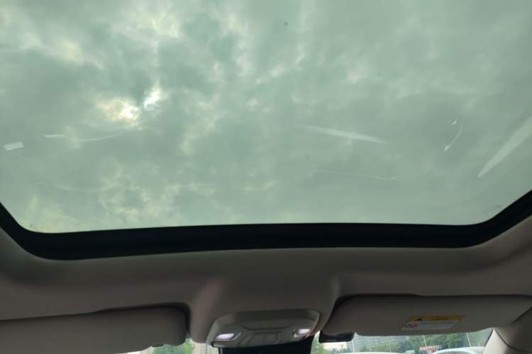 Used Skyworth ET5 2020 PureMind Smart Edition 520 km Headliner