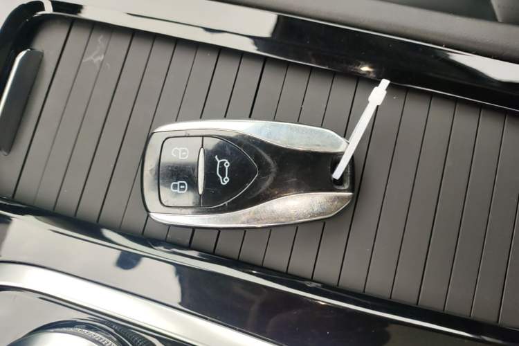 Used Skyworth ET5 2020 PureMind Smart Edition 520 km Interior 1
