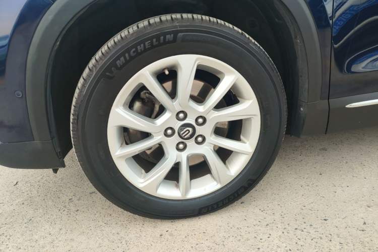 Used Skyworth ET5 2020 PureMind Smart Edition 520 km Left Front Wheel Hub