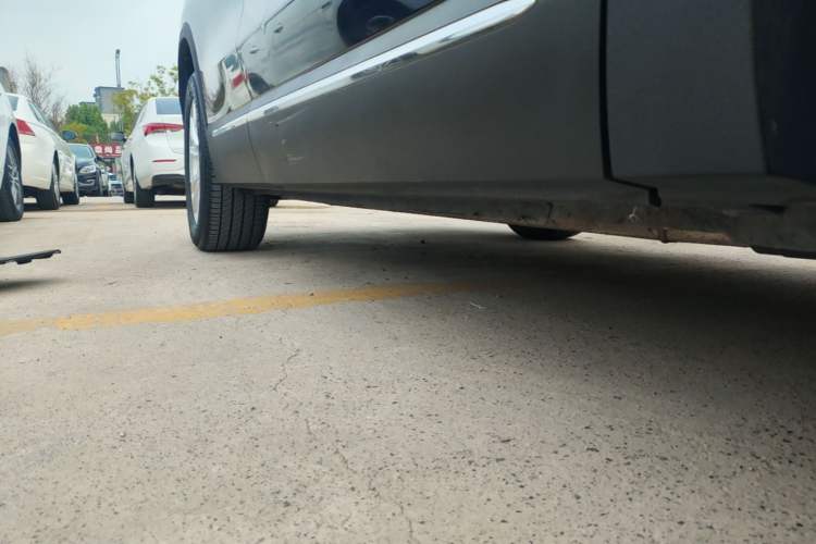 Used Skyworth ET5 2020 PureMind Smart Edition 520 km Right Side Sill