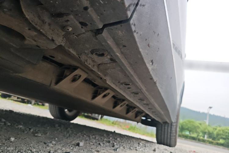 Used Skyworth ET5 2020 PureMind Smart Edition 520 km Chassis Front Left