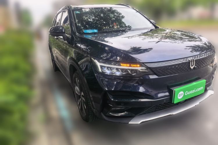 Used Skyworth ET5 2020 Smart & Integrated Version 520 km Front Right 45 Deg