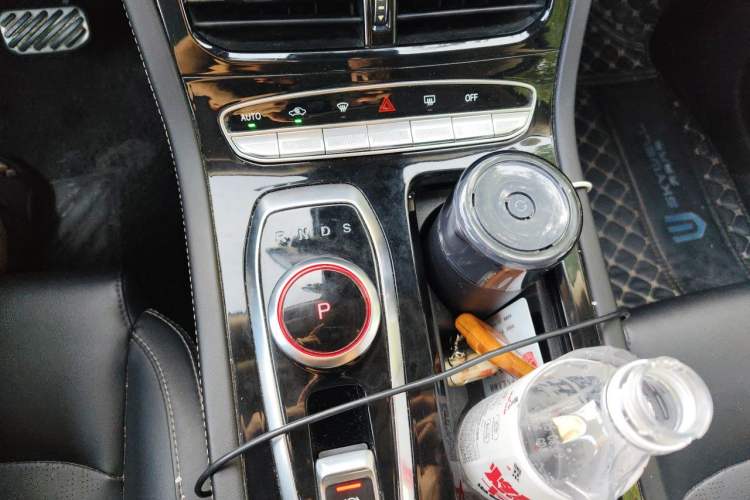 Used Skyworth ET5 2020 Mingxin Health Edition 410 km Gear Lever