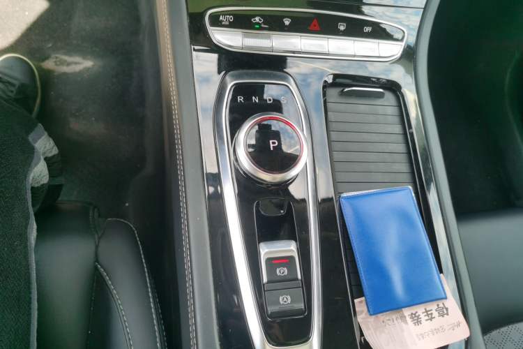 Used Skyworth ET5 2020 Smart & Integrated Version 520 km Gear Lever
