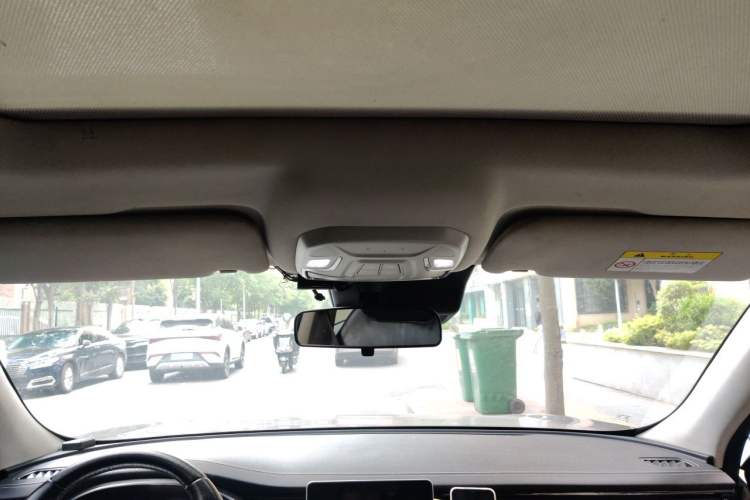 Used Skyworth ET5 2020 PureMind Smart Edition 520 km Headliner