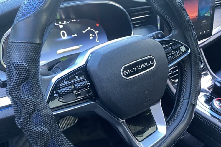 Used Skyworth ET5 2020 Smart & Integrated Version 520 km Interior 8