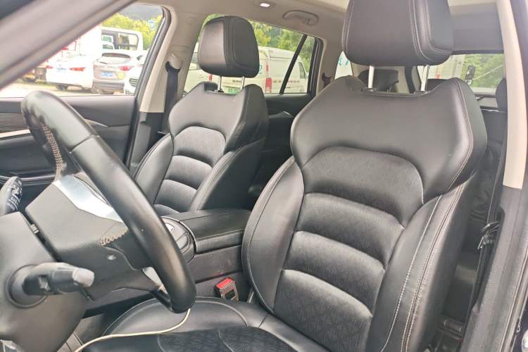 Used Skyworth ET5 2020 PureMind Smart Edition 520 km Left Front Seat