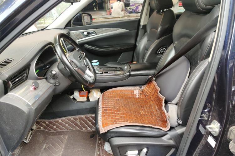 Used Skyworth ET5 2020 PureMind Smart Edition 520 km Left Front Seat