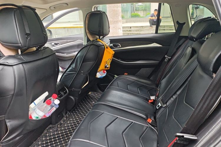 Used Skyworth ET5 2020 PureMind Smart Edition 410 km Left Rear Seat