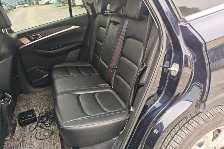 Used Skyworth ET5 2020 PureMind Smart Edition 520 km Left Rear Seat