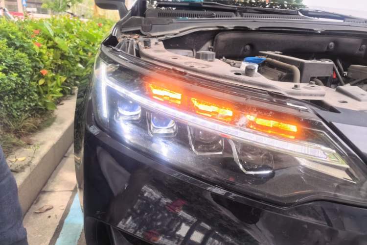 Used Skyworth ET5 2020 Smart & Integrated Version 520 km Right Front Headlight