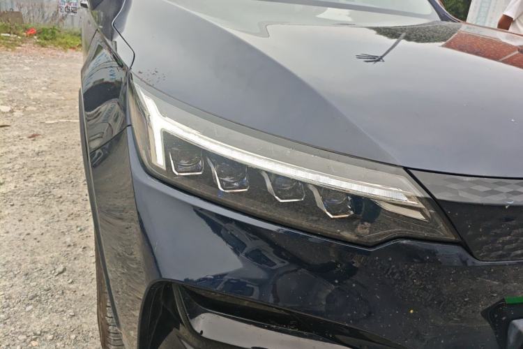 Used Skyworth ET5 2020 PureMind Smart Edition 520 km Right Front Headlight