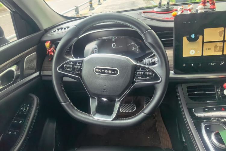 Used Skyworth ET5 2020 Smart & Integrated Version 520 km Steering Wheel