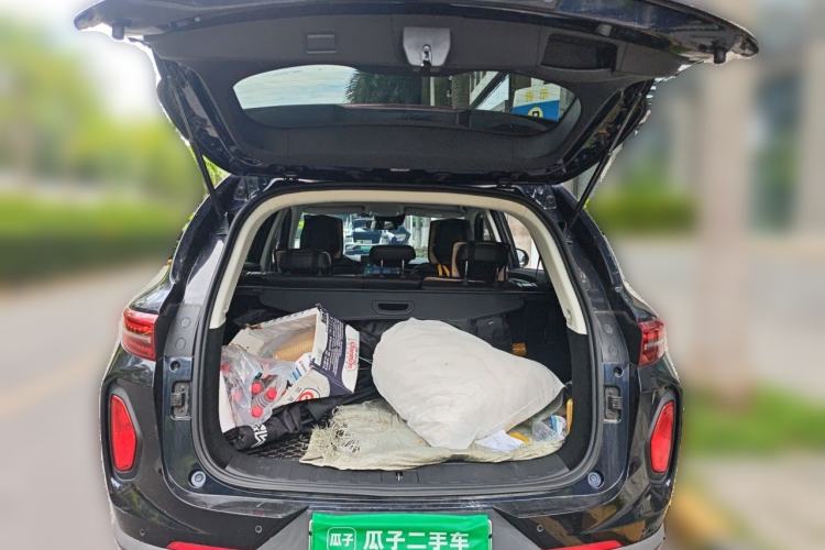 Used Skyworth ET5 2020 PureMind Smart Edition 410 km Trunk