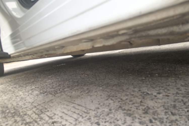 Used Skyworth ET5 2020 Smart & Integrated Version 520 km Left Side Sill