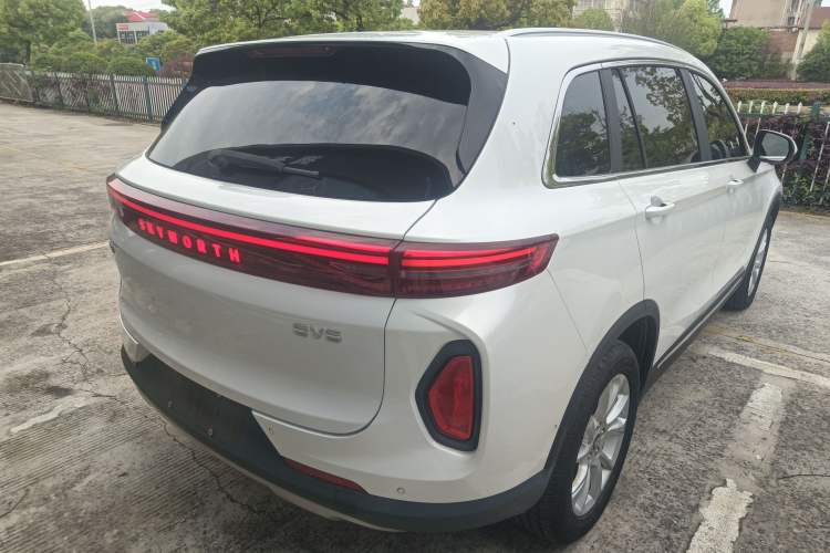 Used Skyworth ET5 2020 Smart & Integrated Version 520 km Rear Right 45 Deg
