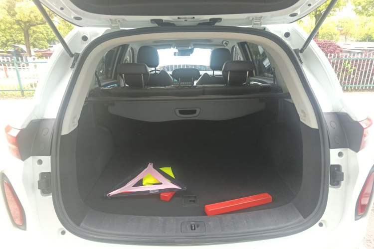 Used Skyworth ET5 2020 Smart & Integrated Version 520 km Trunk