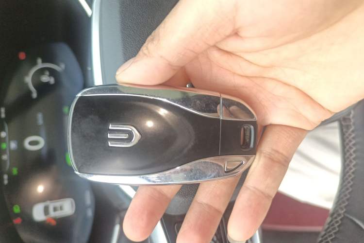 Used Skyworth ET5 2020 Smart & Integrated Version 520 km Vehicle Key