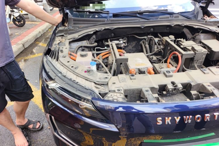 Used Skyworth EV6 2023 410 Elite Edition Engine Bay Right