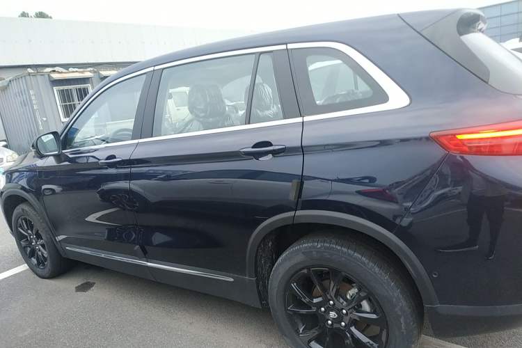 Used Skyworth EV6 2024 520 Glory Edition Left Side