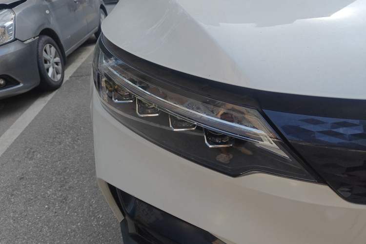 Used Skyworth EV6 2021 410 Travel Edition Exterior 6
