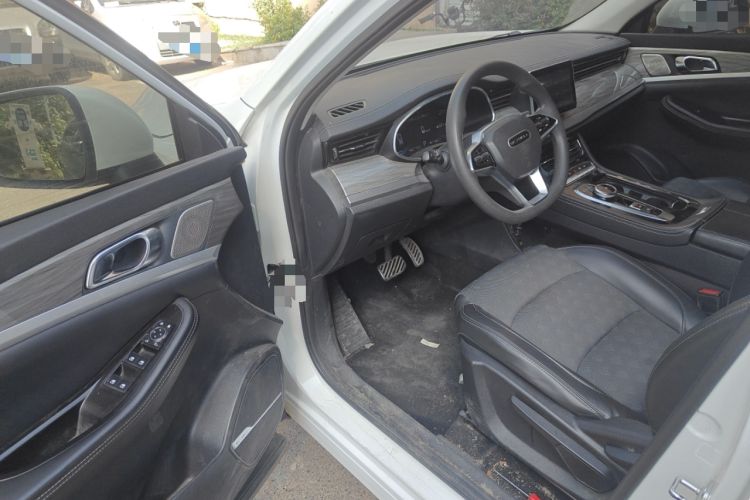 Used Skyworth EV6 2021 410 Travel Edition Interior 3