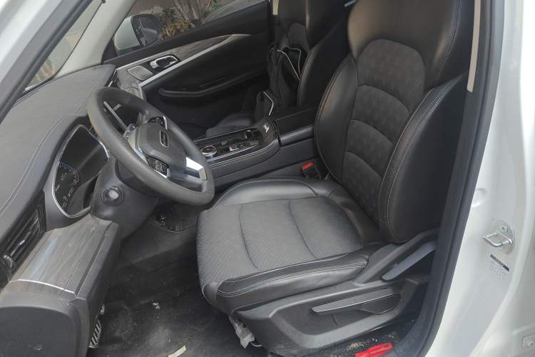Used Skyworth EV6 2021 410 Travel Edition Left Front Seat