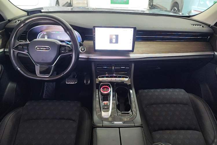 Used Skyworth EV6 2021 620 Travel Edition Center Console