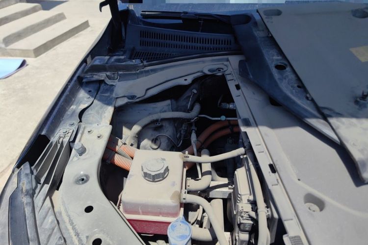 Used Skyworth EV6 2021 620 Joyful Edition Engine Bay Right