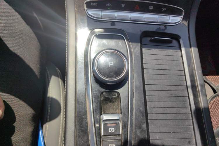 Used Skyworth EV6 2021 620 Joyful Edition Gear Lever
