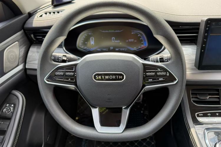 Used Skyworth EV6 2021 620 Travel Edition Interior 4