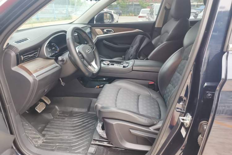 Used Skyworth EV6 2021 620 Travel Edition Left Front Seat