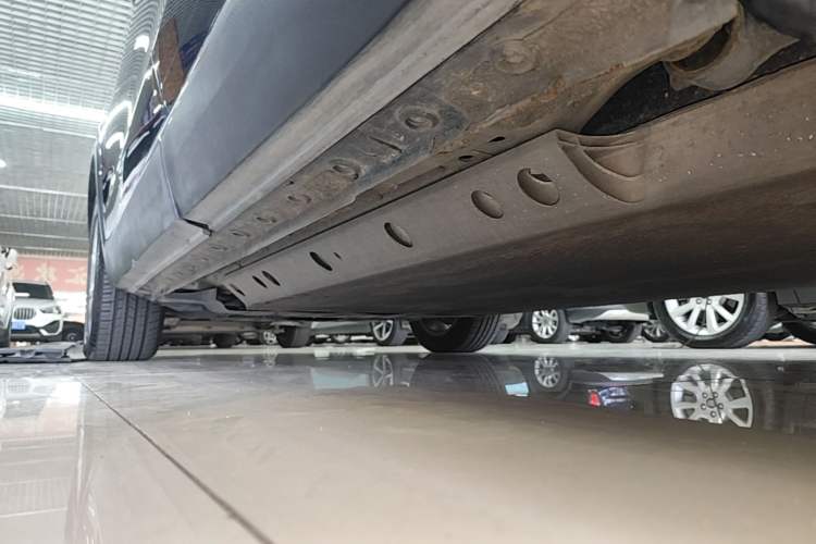 Used Skyworth EV6 2021 620 Travel Edition Left Side Sill