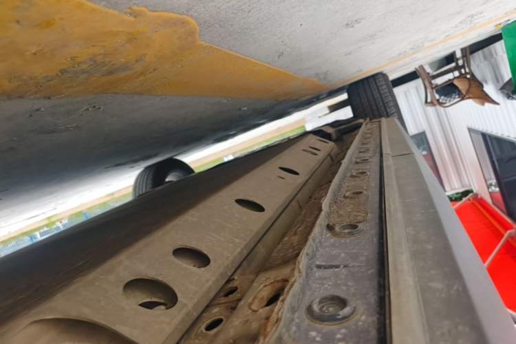 Used Skyworth EV6 2021 620 Travel Edition Left Side Sill