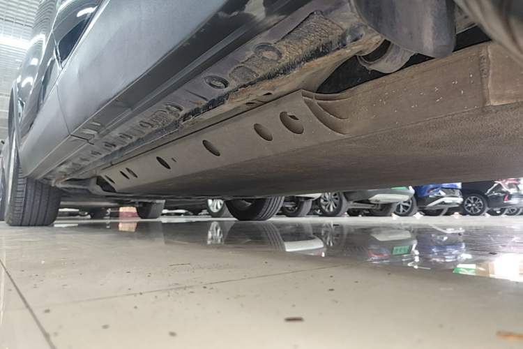 Used Skyworth EV6 2021 620 Travel Edition Left Side Sill