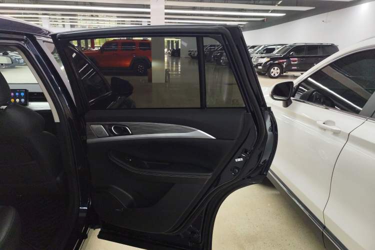Used Skyworth EV6 2021 620 Travel Edition Right Rear Door Interior