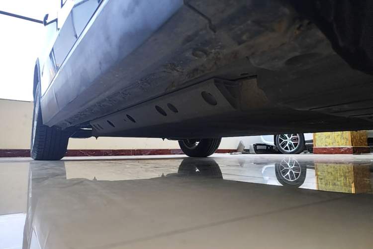 Used Skyworth EV6 2021 620 Travel Edition Right Side Sill