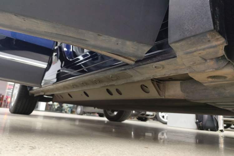 Used Skyworth EV6 2021 620 Travel Edition Right Side Sill