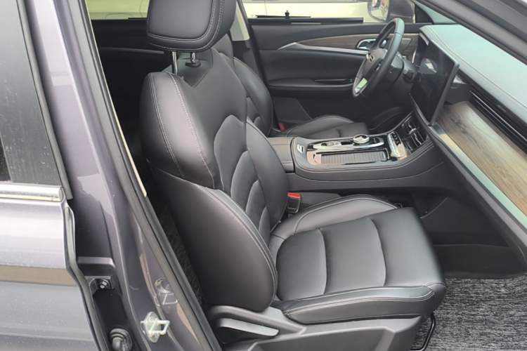 Used Skyworth EV6 2021 520 Standard Edition Right Front Seat