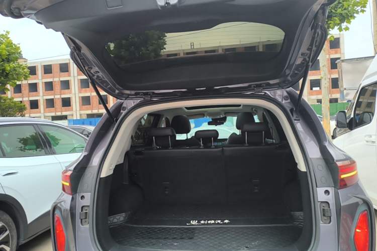 Used Skyworth EV6 2021 520 Standard Edition Trunk