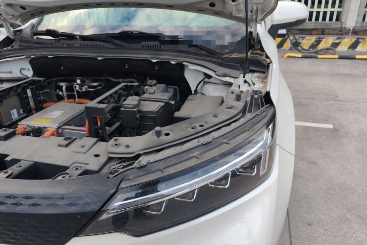 Used Skyworth EV6 2021 620 Joyful Edition Engine Bay Left