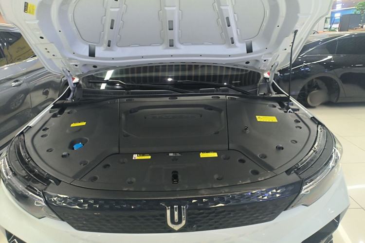 Used Skyworth EV6 2021 410 Travel Edition Engine Bay