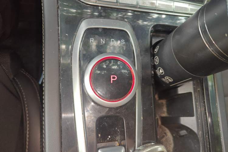 Used Skyworth EV6 2021 410 Travel Edition Gear Lever