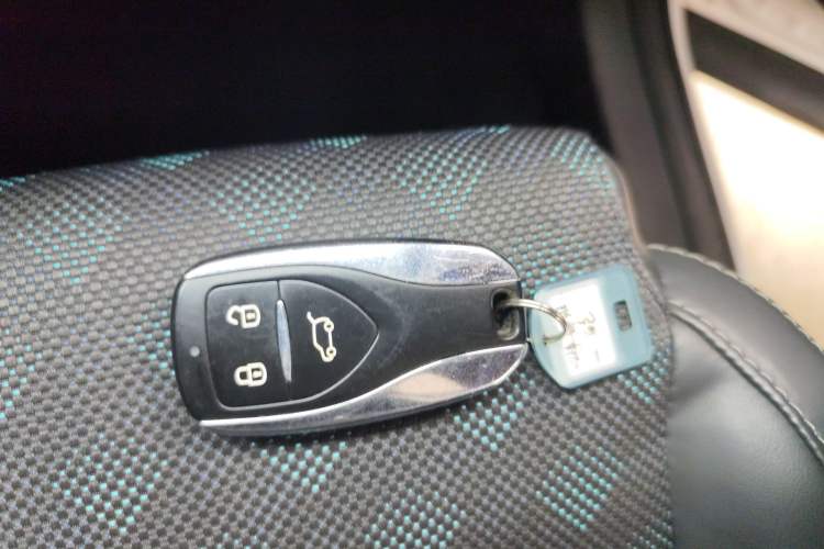 Used Skyworth EV6 2021 410 Joyful Edition Interior 1