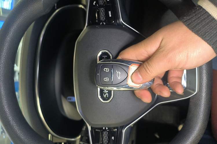Used Skyworth EV6 2021 410 Travel Edition Interior 1